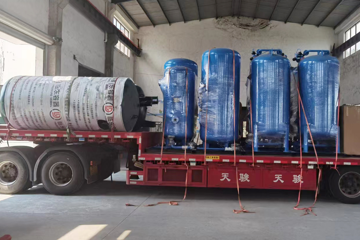 客戶定制的一批制氮設備裝車發(fā)貨了